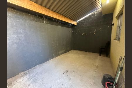 Casa à venda com 61m², 2 quartos e 2 vagasQuintal