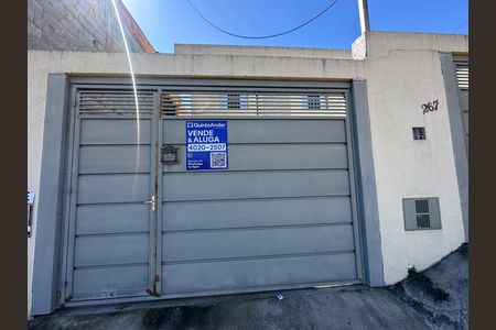 Casa à venda com 61m², 2 quartos e 2 vagasFachada