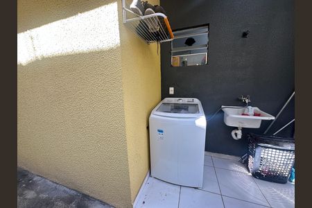Casa à venda com 61m², 2 quartos e 2 vagasÁrea de Serviço
