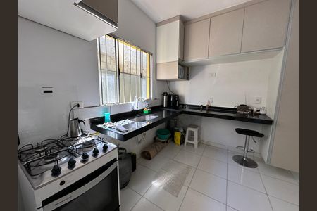 Casa à venda com 61m², 2 quartos e 2 vagasCozinha