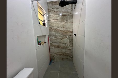 Casa à venda com 61m², 2 quartos e 2 vagasBanheiro