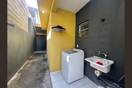Casa à venda com 61m², 2 quartos e 2 vagasÁrea de Serviço