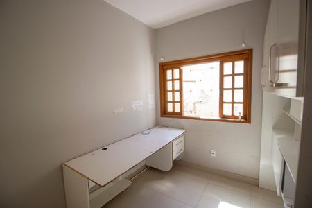 Casa para alugar com 3 quartos, 120m² em Conjunto 04, Brasília
