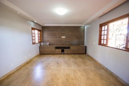 Casa para alugar com 3 quartos, 120m² em Conjunto 04, Brasília