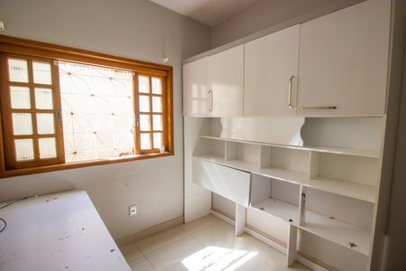 Casa para alugar com 3 quartos, 120m² em Conjunto 04, Brasília