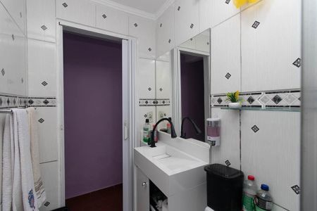 Casa à venda com 120m², 2 quartos e 1 vaga Casa à venda com 120m², 2 quartos e 1 vagaBanheiro