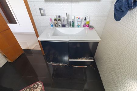 Casa à venda com 300m², 4 quartos e 3 vagasBanheiro 2