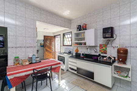 Casa à venda com 300m², 4 quartos e 3 vagasCozinha e Área de Serviço