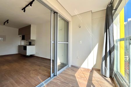 Apartamento à venda com 54m², 2 quartos e 1 vaga Apartamento à venda com 54m², 2 quartos e 1 vagaVaranda