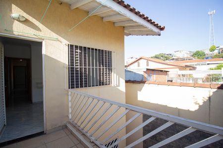 Casa à venda com 118m², 3 quartos e 4 vagasVaranda Quarto 3