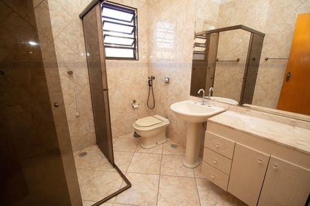 Casa à venda com 118m², 3 quartos e 4 vagasBanheiro Social