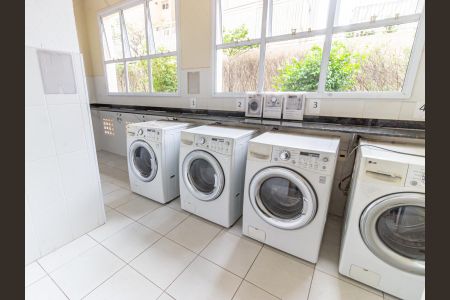 Apartamento para alugar com 60m², 2 quartos e 2 vagas Apartamento para alugar com 60m², 2 quartos e 2 vagasÁrea comum - Lavanderia
