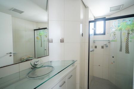 Apartamento à venda com 113m², 2 quartos e 2 vagas Apartamento à venda com 113m², 2 quartos e 2 vagasBanheiro