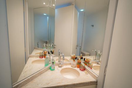Apartamento à venda com 113m², 2 quartos e 2 vagas Apartamento à venda com 113m², 2 quartos e 2 vagasBanheiro