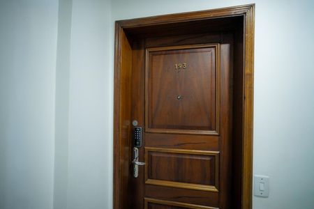 Apartamento à venda com 113m², 2 quartos e 2 vagas Apartamento à venda com 113m², 2 quartos e 2 vagasHall de Entrada