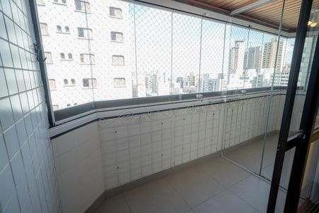 Apartamento à venda com 113m², 2 quartos e 2 vagas Apartamento à venda com 113m², 2 quartos e 2 vagasVaranda