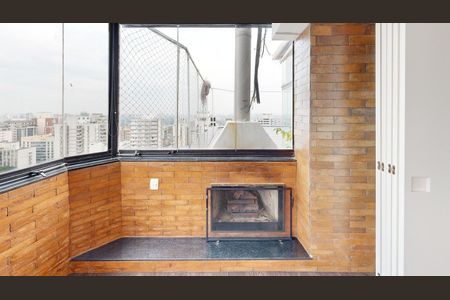 Apartamento à venda com 113m², 2 quartos e 2 vagas Apartamento à venda com 113m², 2 quartos e 2 vagasVaranda