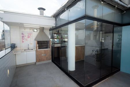 Apartamento à venda com 113m², 2 quartos e 2 vagas Apartamento à venda com 113m², 2 quartos e 2 vagasChurrasqueira