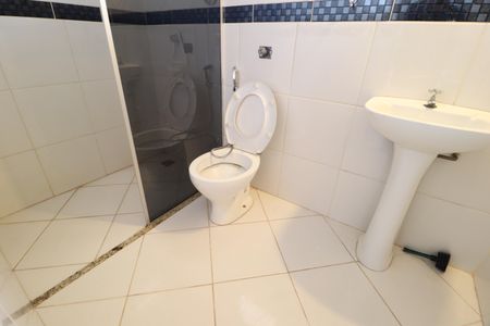 Casa para alugar com 400m², 4 quartos e 6 vagasBanheiro da Suíte 2