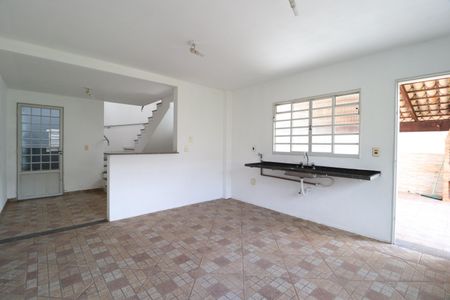 Casa para alugar com 400m², 4 quartos e 6 vagasCozinha 1