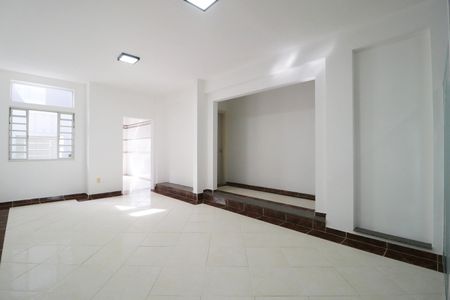 Casa para alugar com 400m², 4 quartos e 6 vagasSala