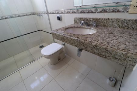Casa para alugar com 400m², 4 quartos e 6 vagasBanheiro Social