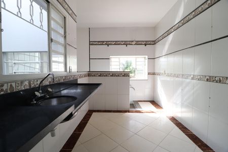 Casa para alugar com 400m², 4 quartos e 6 vagasCozinha 2