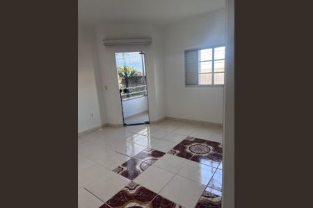 Casa para alugar com 3 quartos, 400m² em Chácaras Tubalina e Quartel, Uberlândia