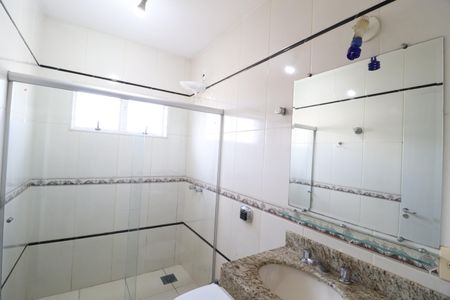 Casa para alugar com 400m², 4 quartos e 6 vagasBanheiro Social