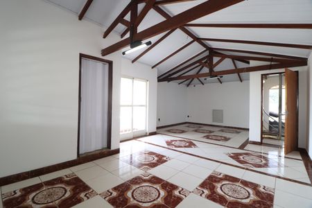 Casa para alugar com 400m², 4 quartos e 6 vagasSuíte 2