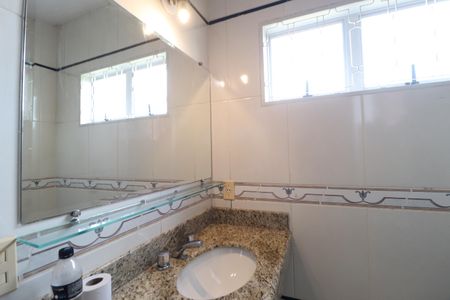 Casa para alugar com 400m², 4 quartos e 6 vagasBanheiro da Suíte