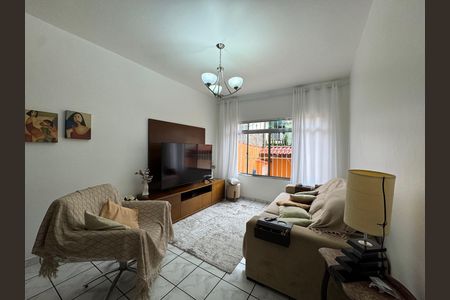 Casa para alugar com 166m², 3 quartos e 3 vagas Casa para alugar com 166m², 3 quartos e 3 vagasSala