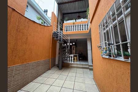 Casa para alugar com 166m², 3 quartos e 3 vagas Casa para alugar com 166m², 3 quartos e 3 vagasQuintal