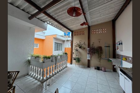 Casa para alugar com 166m², 3 quartos e 3 vagas Casa para alugar com 166m², 3 quartos e 3 vagasVaranda