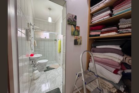Casa para alugar com 166m², 3 quartos e 3 vagas Casa para alugar com 166m², 3 quartos e 3 vagasBanheiro da Suíte 2