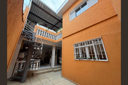 Quintal de casa para alugar com 3 quartos, 166m² em Vila Yara, Osasco