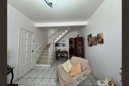 Casa para alugar com 166m², 3 quartos e 3 vagas Casa para alugar com 166m², 3 quartos e 3 vagasSala