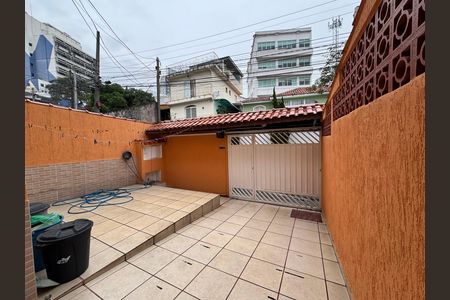 Garagem de casa para alugar com 3 quartos, 166m² em Vila Yara, Osasco