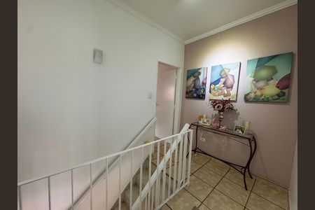 Casa para alugar com 166m², 3 quartos e 3 vagas Casa para alugar com 166m², 3 quartos e 3 vagasEscada