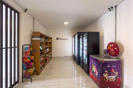 Studio à venda com 28m², 1 quarto e sem vaga Studio à venda com 28m², 1 quarto e sem vagaMini mercado