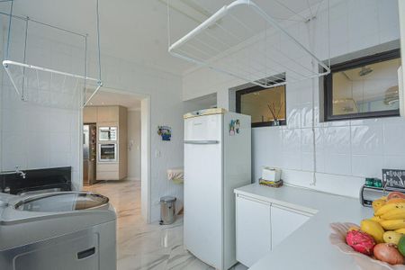 Casa de condomínio para alugar com 210m², 4 quartos e 4 vagasLavanderia