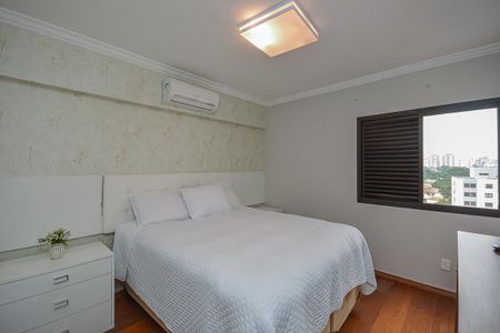 Casa de condomínio para alugar com 210m², 4 quartos e 4 vagasQuarto 1