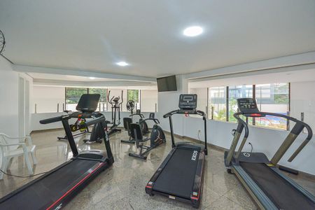 Casa de condomínio para alugar com 210m², 4 quartos e 4 vagasÁrea comum - Academia