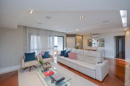Casa de condomínio para alugar com 210m², 4 quartos e 4 vagasSala
