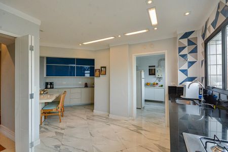 Casa de condomínio para alugar com 210m², 4 quartos e 4 vagasCozinha