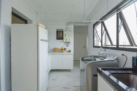 Casa de condomínio para alugar com 210m², 4 quartos e 4 vagasLavanderia