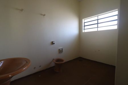 Casa para alugar com 260m², 6 quartos e 3 vagas Casa para alugar com 260m², 6 quartos e 3 vagasBanheiro