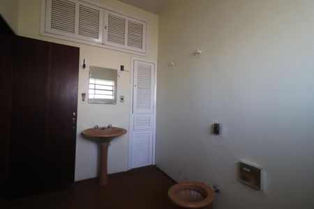 Casa para alugar com 260m², 6 quartos e 3 vagas Casa para alugar com 260m², 6 quartos e 3 vagasBanheiro