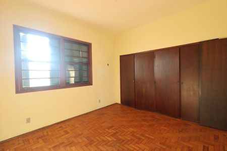 Casa para alugar com 260m², 6 quartos e 3 vagas Casa para alugar com 260m², 6 quartos e 3 vagasQuarto 3