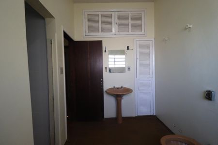 Casa para alugar com 260m², 6 quartos e 3 vagas Casa para alugar com 260m², 6 quartos e 3 vagasBanheiro
